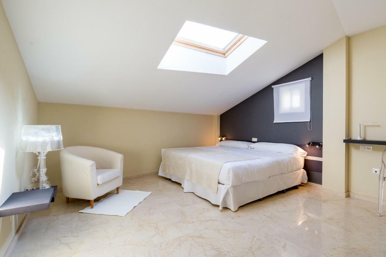 Apartmán Gr3-Renovated Apt Next To Old Town With Cozy Terrace Màlaga Exteriér fotografie