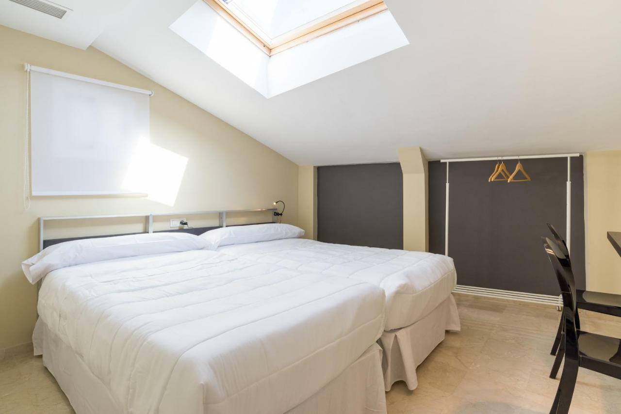 Apartmán Gr3-Renovated Apt Next To Old Town With Cozy Terrace Màlaga Exteriér fotografie