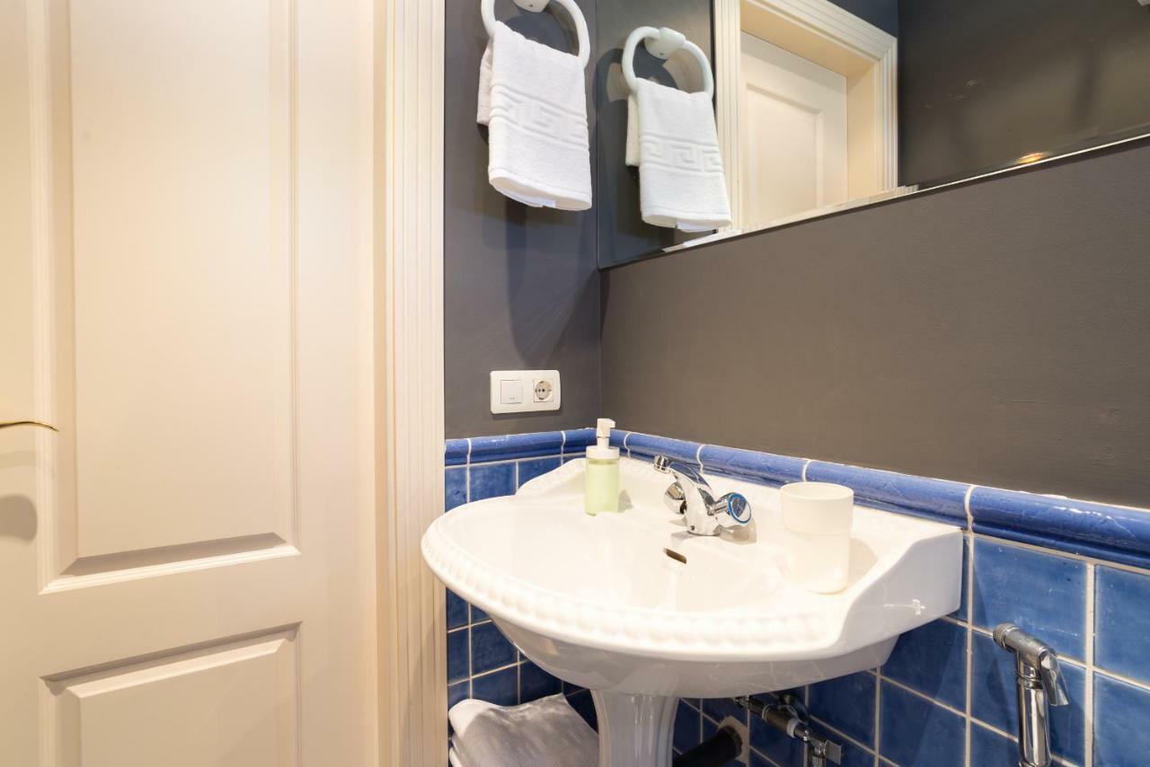 Apartmán Gr3-Renovated Apt Next To Old Town With Cozy Terrace Màlaga Exteriér fotografie
